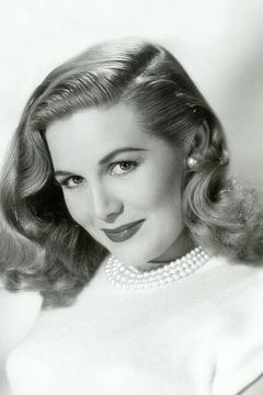 Rita Corday interpreta Suzanne, Rill's French Maid
