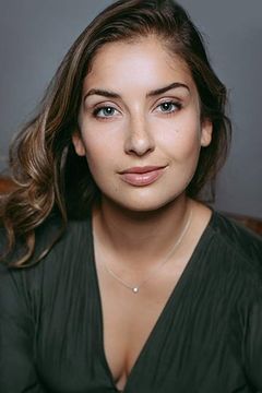 Tess Atkins interpreta Jeanne