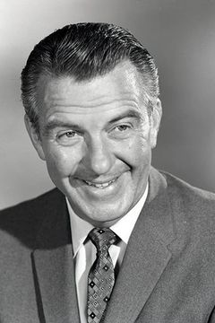 Hugh Beaumont interpreta Kennerly (uncredited)