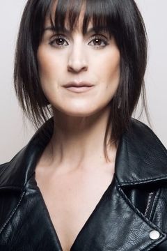 Kate Jurdi interpreta Mrs. Ponton (uncredited)