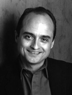 Robin Cahall interpreta Mazlansky