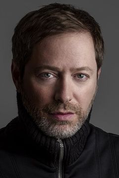 Amitai Kedar interpreta Hirsch (Gold Collecting Prisoner)