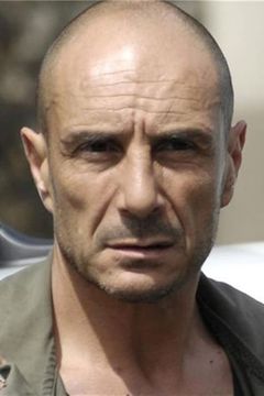 Patrick Médioni interpreta Bad Guy - Giovanni