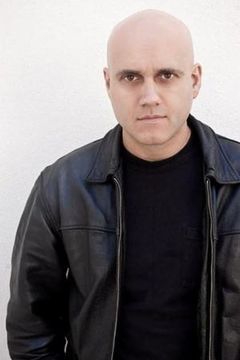 Patrick Barnitt interpreta Achilles Helmsman