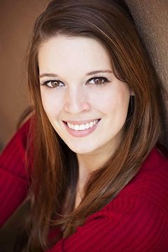 Mackenzie Rayne interpreta Susan