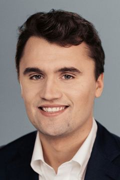 Charlie Kirk interpreta John Fightclub