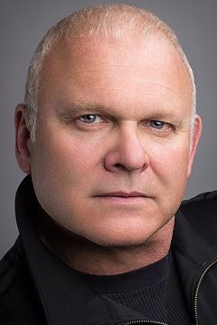 Billy'V' Vigeant interpreta FBI Task Force Agent