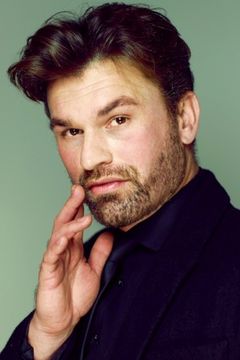 Alexander Maniatis interpreta Klahadore