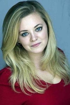 Madylin Sweeten interpreta Becky