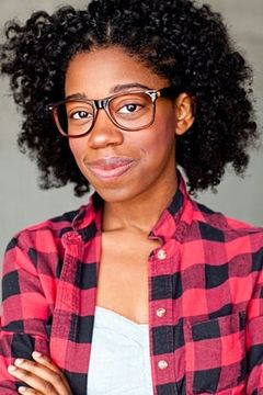 Diona Reasonover interpreta Kasie Hines