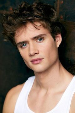 Shea Pritchard interpreta Scott