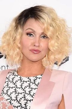 Jenn Lyon interpreta Lisa Beasley