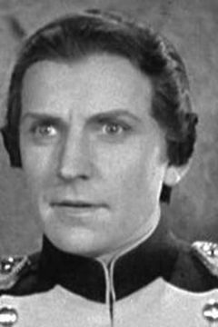 Arthur Pierson interpreta Capt. Lorenzo