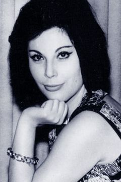 Daniela Rocca interpreta Rosalia Cefalù