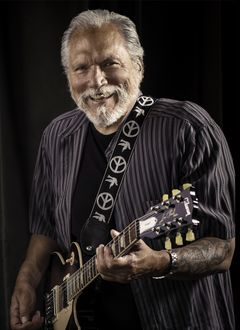 Jorma Kaukonen interpreta Self - Jefferson Airplane