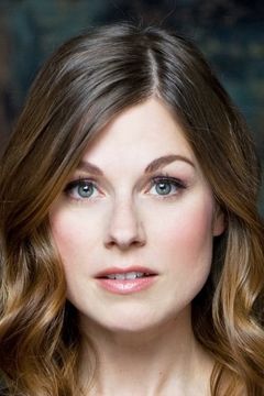 Meghan Heffern interpreta Brandi / Jennifer
