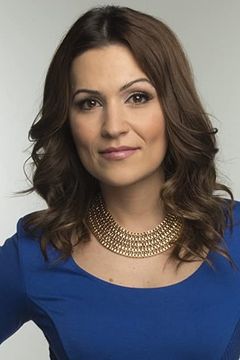 Stella Acquisto interpreta Reporter (uncredited)