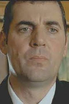 José Heuzé interpreta Gendarme