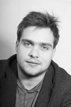 Nikolay Efremov interpreta Sasha