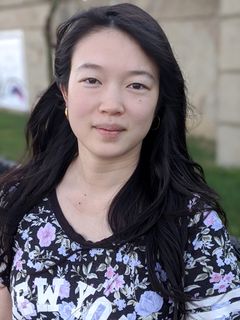 Andrea Chen interpreta Sam's Roommate