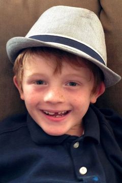 Sam Lavagnino interpreta Baby Grizz (voice)