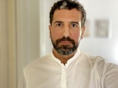 Isa Aouifia interpreta Yosef Lippman