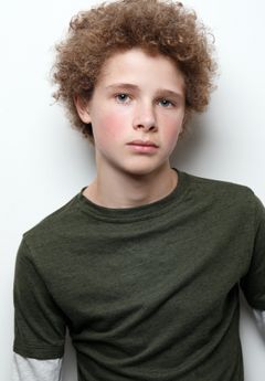 Aidan Wojtak-Hissong interpreta Youngest Child