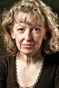 Joan Sheehy interpreta Agnes