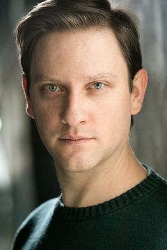 Adam Ganne interpreta Opera Lighting Technician