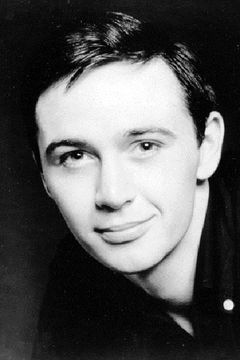 Tommy Kirk interpreta Ernst