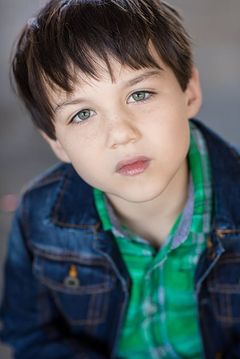 Aidan McGraw interpreta Young Colton