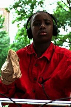 Peewee Love interpreta Tyrone'Shorty' Jeeter