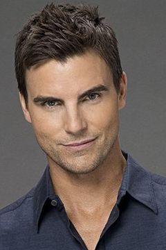 Colin Egglesfield interpreta David