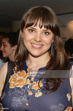 Rachel Casparian interpreta Jessica Walters