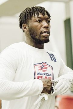 Nate Robinson interpreta Ship's Doctor