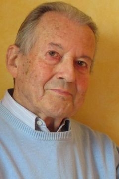 Michel Mourlet interpreta Audience in the movie theater (uncredited)