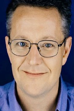 Jonathan Biggins interpreta Jim