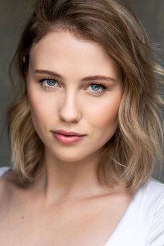 Brittany Clark interpreta Ellie