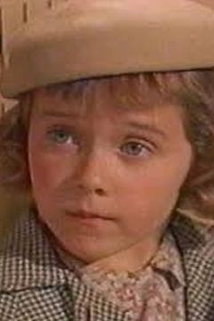 Claire Wilcox interpreta Penelope "Penny" Piper