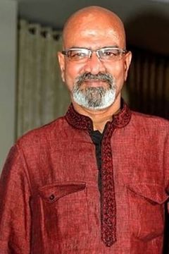 Vijay Kashyap interpreta Apte