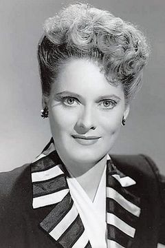 Stephanie Bachelor interpreta Elaine