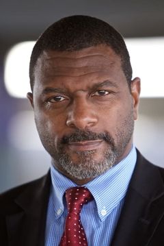 Garry Guerrier interpreta Federal Guard