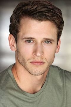 Cayden Boyd interpreta Young Michael Taylor