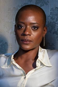 T'Nia Miller interpreta Simone Thearle