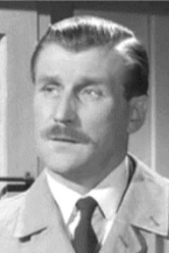 Gordon Harris interpreta Bacon