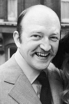 Robert Lang interpreta C.O. Humphreys