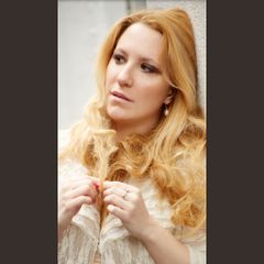 Alexandra Hummingson interpreta Journalist / Murder Victim (uncredited)