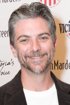 Jeremy Miller interpreta Ben Seaver