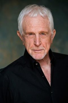 James A. Stephens interpreta Merlin