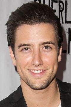 Logan Henderson interpreta Logan Mitchell